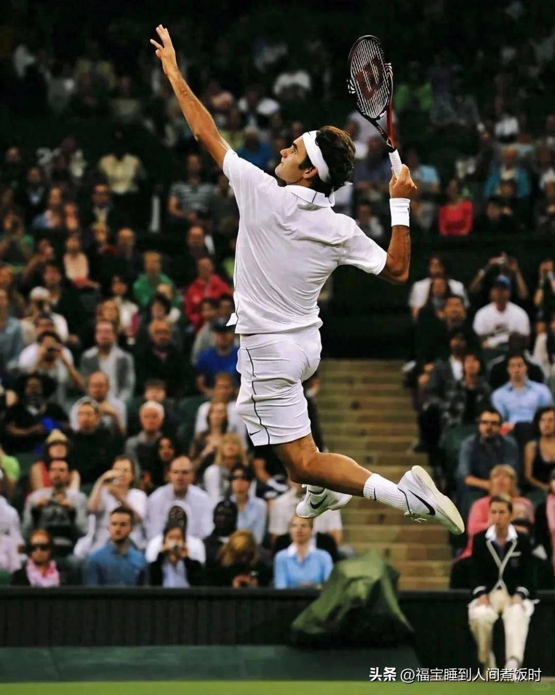 费德勒重返赛场，爆冷首场状态出色，TES观众沸腾！